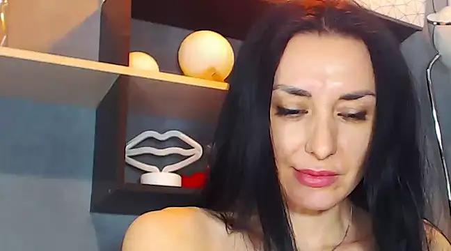 Snapshot of Siaconna chatting on January 19, 9:55 am Siaconna online show from January 19, 9:55 am