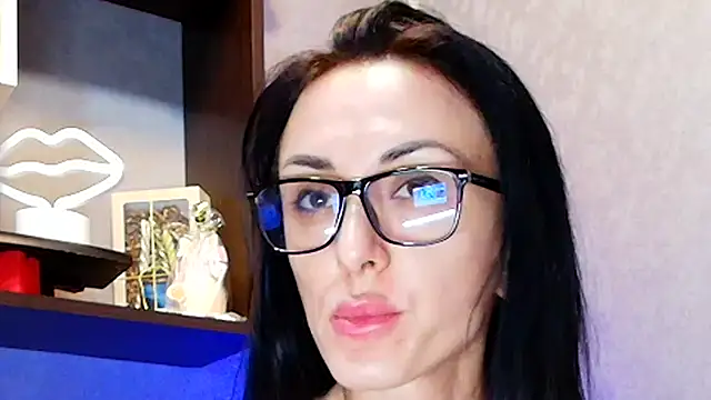 Snapshot of Siaconna chatting on September 15, 6:13 am Siaconna online show from September 15, 6:13 am