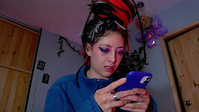 VickyJackson  online show from December 2, 12:16 am