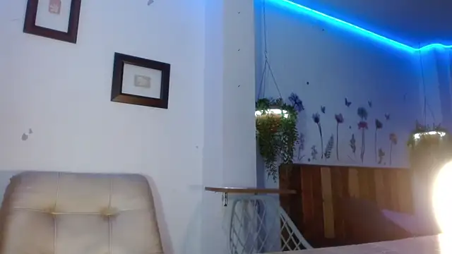 DaMikaela  online show from February 4, 6:36 pm