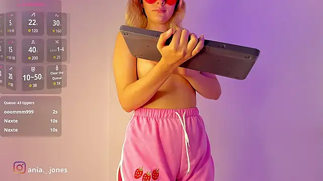 Ania jones online show from December 28, 2:11 am