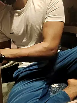 Snapshot of xxxhugedick0001 chatting on March 8, 6:37 pm xxxhugedick0001 online show from March 8, 6:37 pm