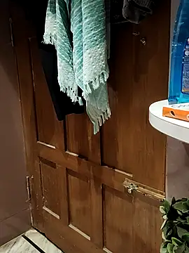 Snapshot of xxxhugedick0001 chatting on October 23, 8:13 am xxxhugedick0001 online show from October 23, 8:13 am