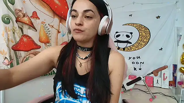 LovelyAzucena online show from June 10, 3:11 pm