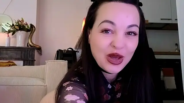 Lilie romeo online show from January 2, 11:31 am