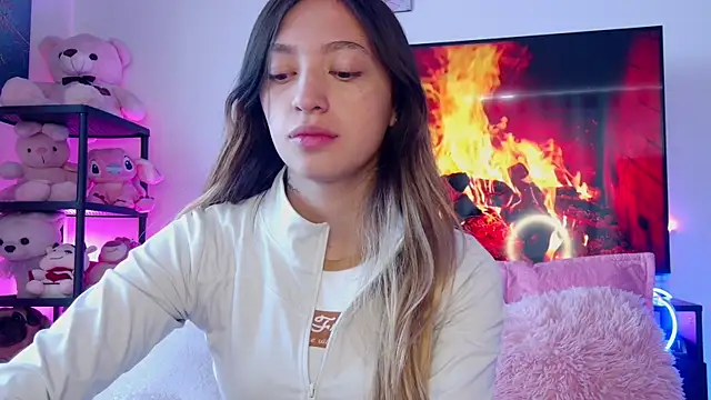 TiffanyBela online show from February 25, 7:45 pm