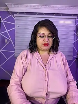 Snapshot of MiiaaJoness chatting on June 16, 4:42 pm MiiaaJoness online show from June 16, 4:42 pm