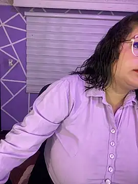 Snapshot of MiiaaJoness chatting on June 24, 5:06 am MiiaaJoness online show from June 24, 5:06 am
