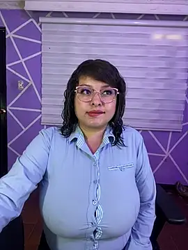 Snapshot of MiiaaJoness chatting on July 8, 4:44 pm MiiaaJoness online show from July 8, 4:44 pm