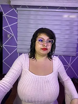 Snapshot of MiiaaJoness chatting on July 9, 3:38 pm MiiaaJoness online show from July 9, 3:38 pm