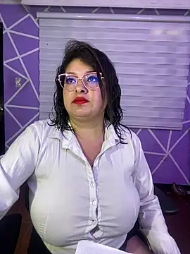 Snapshot of MiiaaJoness chatting on July 10, 3:36 pm MiiaaJoness online show from July 10, 3:36 pm
