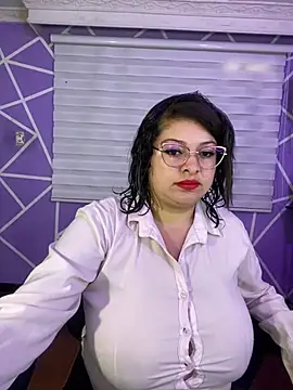 Snapshot of MiiaaJoness chatting on July 14, 4:23 pm MiiaaJoness online show from July 14, 4:23 pm