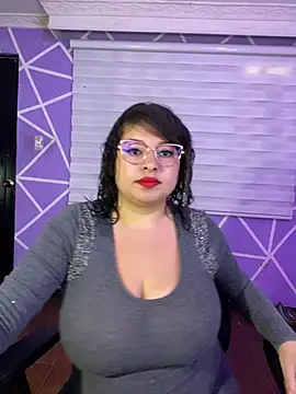 Snapshot of MiiaaJoness chatting on July 15, 3:28 pm MiiaaJoness online show from July 15, 3:28 pm