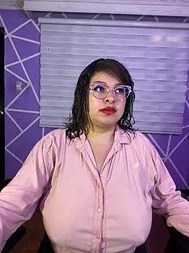 Snapshot of MiiaaJoness chatting on July 16, 3:51 pm MiiaaJoness online show from July 16, 3:51 pm