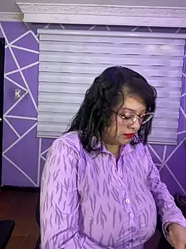 Snapshot of MiiaaJoness chatting on July 28, 3:21 pm MiiaaJoness online show from July 28, 3:21 pm