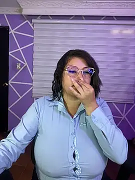 Snapshot of MiiaaJoness chatting on July 30, 3:44 pm MiiaaJoness online show from July 30, 3:44 pm