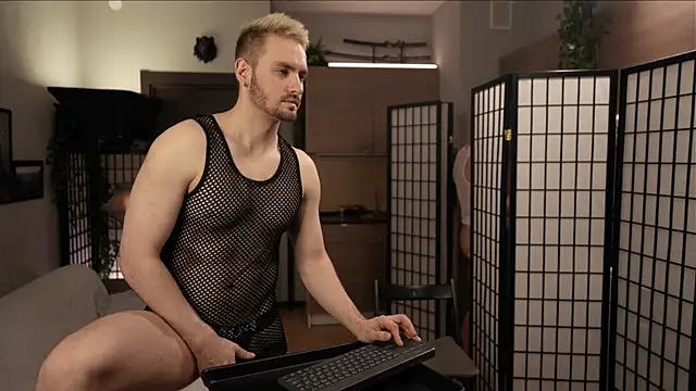 enjoy me online show from March 5, 3:40 pm