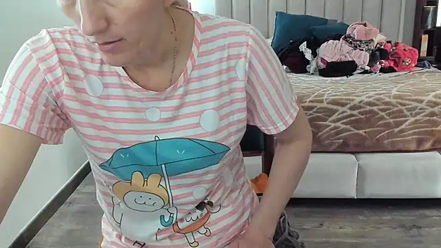 Snapshot of karina_sex68 chatting on September 20, 3:24 pm karina sex68 online show from September 20, 3:24 pm