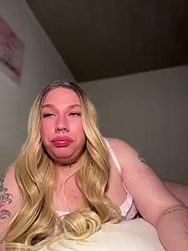 Snapshot of IsabellaFigueredo__ chatting on May 10, 7:13 am IsabellaFigueredo online show from May 10, 7:13 am