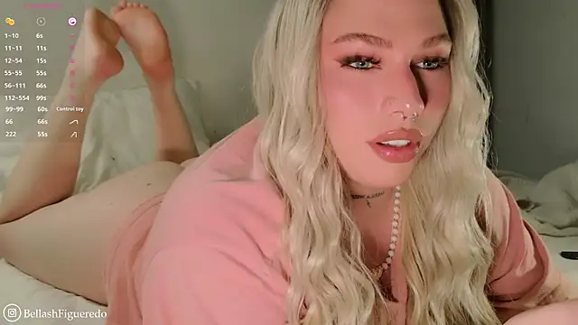 Snapshot of IsabellaFigueredo__ chatting on August 2, 4:11 am IsabellaFigueredo online show from August 2, 4:11 am