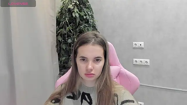 Donna Evans online show from December 16, 12:04 am