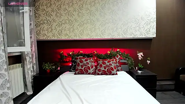 Donna Evans online show from December 28, 11:59 pm