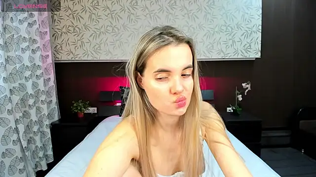 Donna Evans online show from February 6, 3:16 am