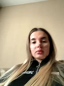 Donna Evans online show from October 31, 2:34 am