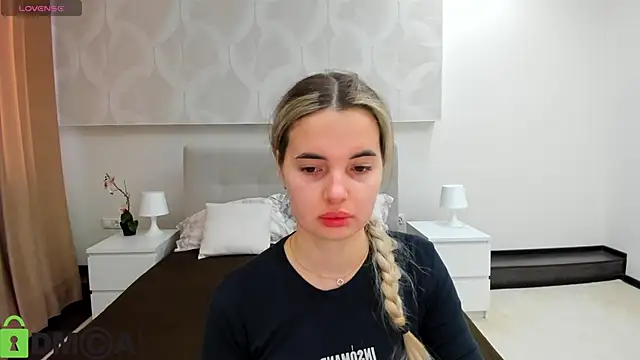 Donna Evans online show from April 20, 1:08 am