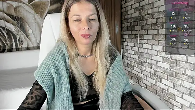 Eva Melow online show from September 28, 2:11 pm