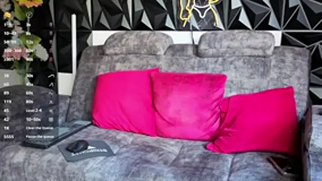 Snapshot of JD-69 chatting on December 19, 7:54 pm JD-69 online show from December 19, 7:54 pm