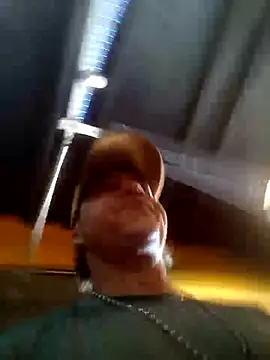 Snapshot of will1980 chatting on June 25, 3:27 pm will1980 online show from June 25, 3:27 pm