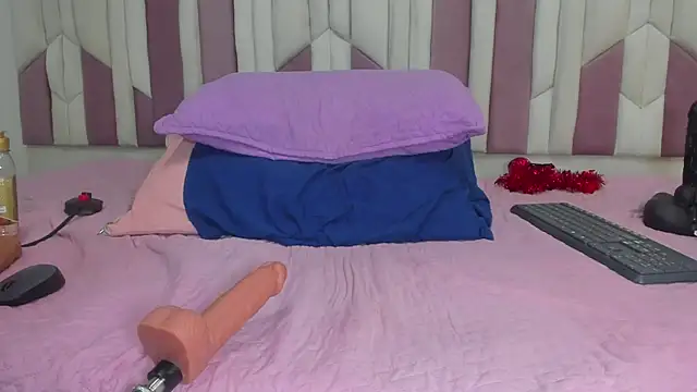 lucyy gray online show from February 13, 9:30 am