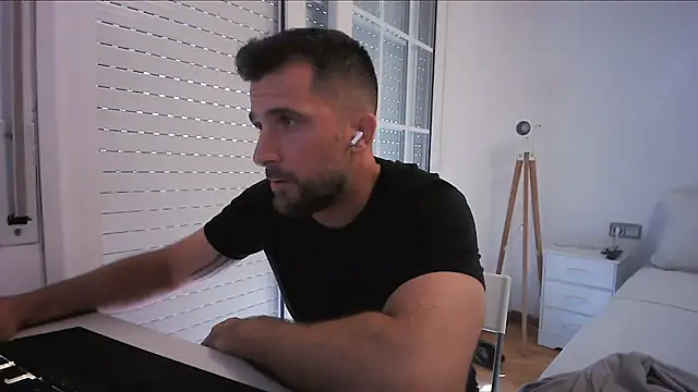 Snapshot of alex877x chatting on July 5, 5:20 pm alex877x online show from July 5, 5:20 pm