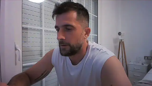 Snapshot of alex877x chatting on July 7, 5:50 pm alex877x online show from July 7, 5:50 pm