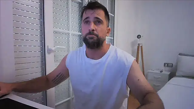 Snapshot of alex877x chatting on July 12, 5:37 pm alex877x online show from July 12, 5:37 pm