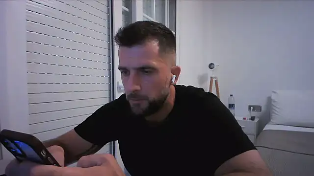 Snapshot of alex877x chatting on July 18, 5:50 pm alex877x online show from July 18, 5:50 pm