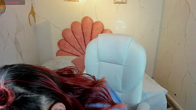 NiickyJones online show from March 6, 5:37 am