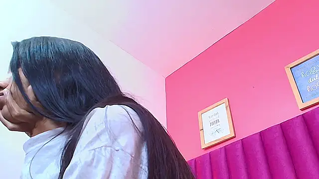 littlee emilyy  online show from January 28, 8:57 am