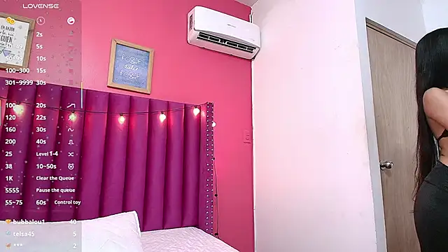 littlee emilyy  online show from February 12, 3:07 am