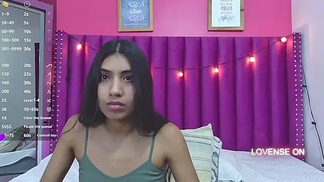 littlee emilyy  online show from March 8, 3:06 am