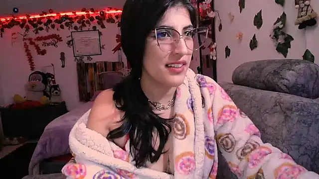 azahar  ziiz online show from December 18, 2:21 am