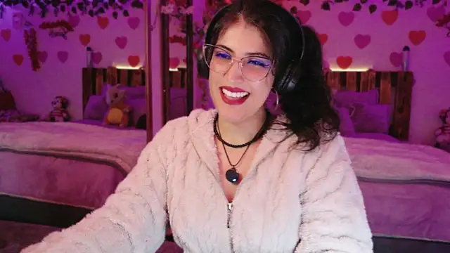 azahar  ziiz online show from April 12, 9:42 pm