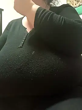 Nataliesbestjuggs online show from February 22, 10:31 pm