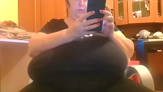 Nataliesbestjuggs online show from September 20, 6:09 pm