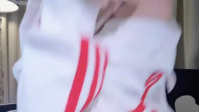 lvy-w online show from March 5, 7:49 am