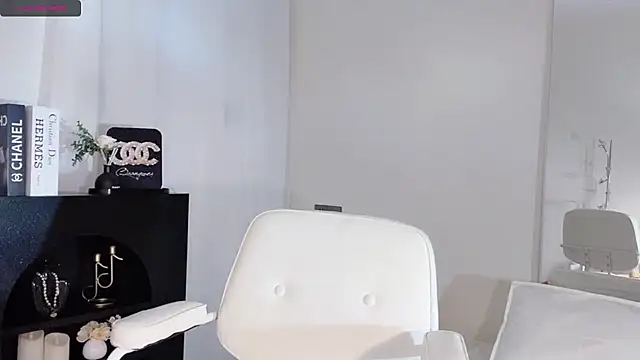 lvy-w online show from October 10, 1:21 pm