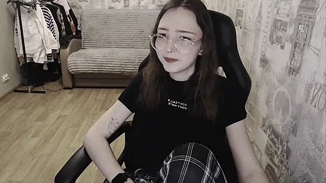 Snapshot of AmeliaKamishiro chatting on January 4, 2:56 pm AmeliaKamishiro online show from January 4, 2:56 pm