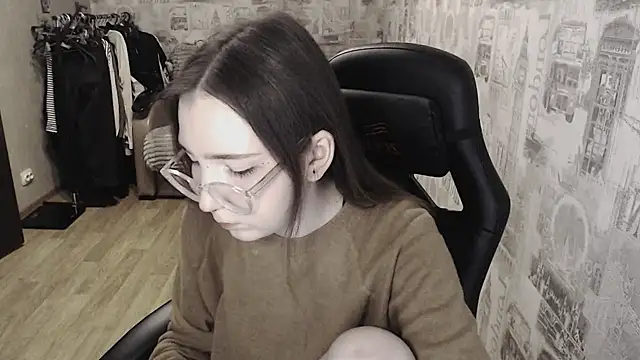 Snapshot of AmeliaKamishiro chatting on February 23, 9:05 pm AmeliaKamishiro online show from February 23, 9:05 pm