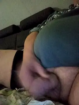 Snapshot of ichgross chatting on November 28, 6:05 am ichgross online show from November 28, 6:05 am